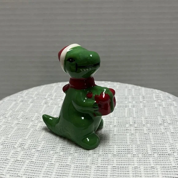 Dinosaur Christmas Salt and Pepper Shakers - Picture 4 of 8